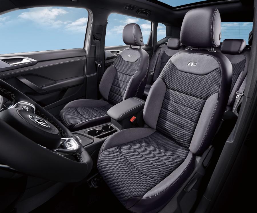 Интерьер Volkswagen Tharu R-Line 2018 года  (фото 5 из 7)
